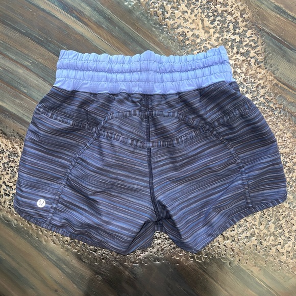Lululemon Tracker short size 6 *blue black* - Picture 2 of 7